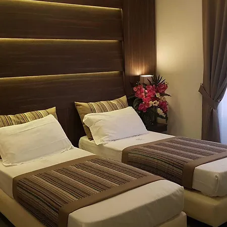 Palazzo Firenze 4* Nápoly