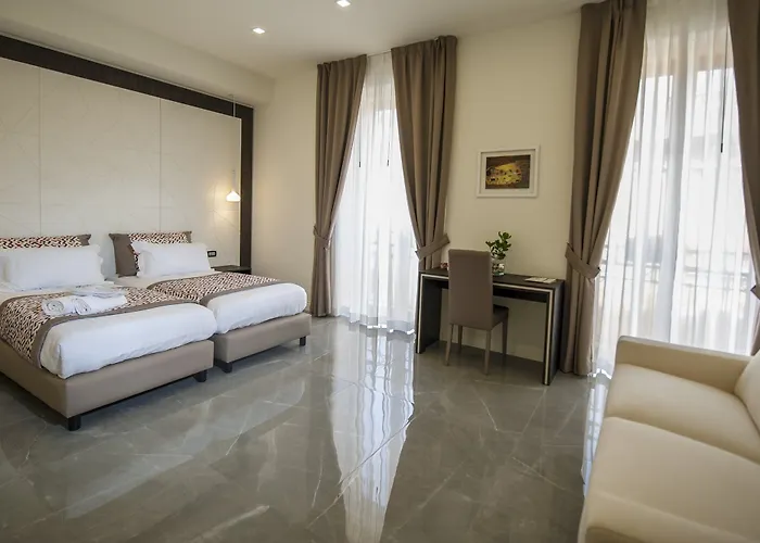 Palazzo Firenze 4* Nápoly