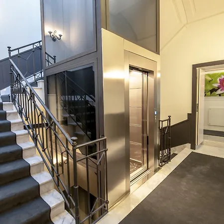 Palazzo Firenze 4* Nápoly
