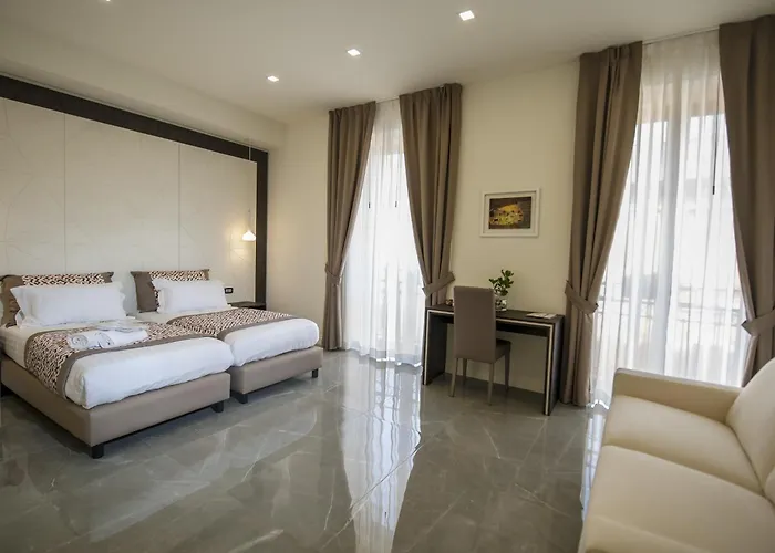 Palazzo Firenze 4* Neapel
