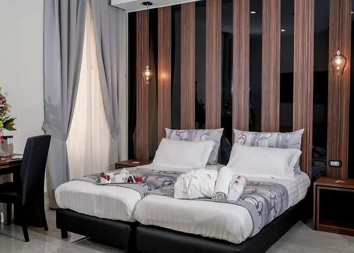 Palazzo Firenze Neapel