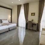 Palazzo Firenze 4* ナポリ