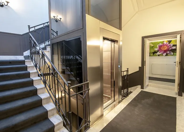 Palazzo Firenze 4* Nápoles
